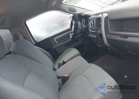 2016 Ram 1500 Express z USA, uszkodzony, nr VIN 3C6JR6AT8GG295805